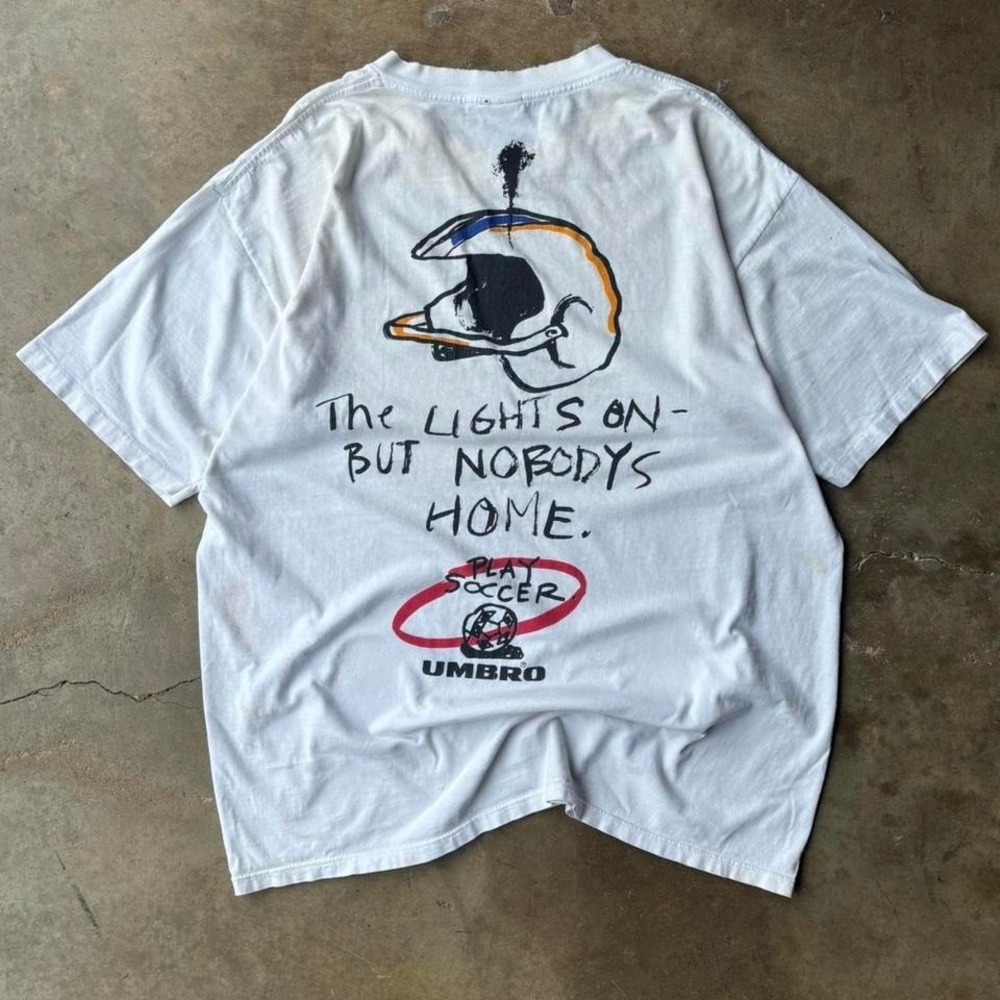 Vintage 90s Umbro "the lights on but nobody's home, play soccer" funny t shirt
